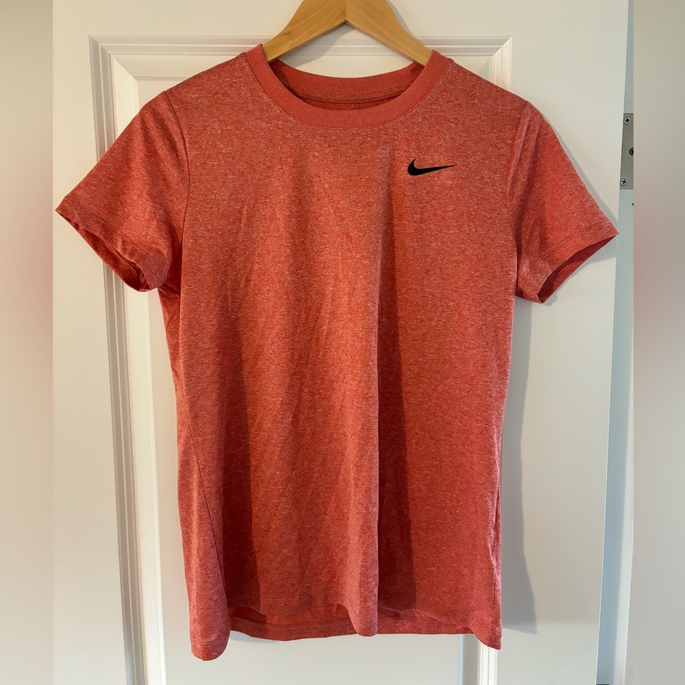 Nike short sleeve women’s tee, darker pink - M - never worn